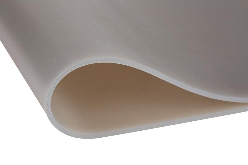 Silicone membrane for vacuum forming with smooth surface finish